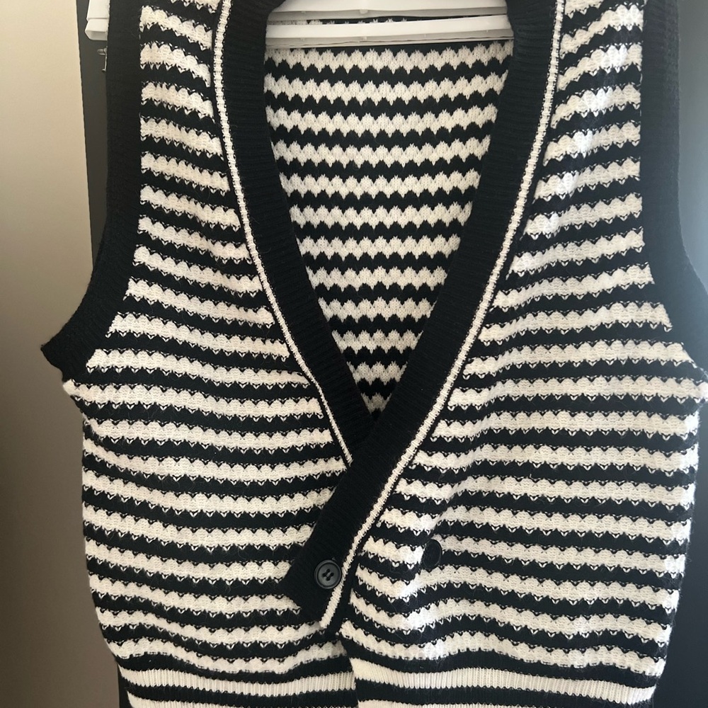 Black and White Striped Women's Sweater Vest Commense Medium